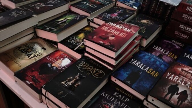 İlk kez kitap okuyacağım normalde hiç sevmem, kalp muhafızı olur mu? Ya da önereceğiniz ilk kitap var mı? Açıklamayı okur musunuz?