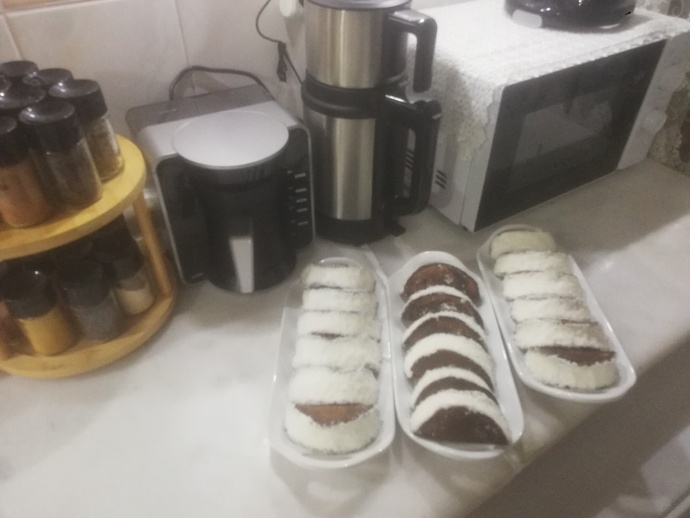 Bu saatte dolapta bunları buldum hatun hangi ara yaptıysa 😊🥰🥰?