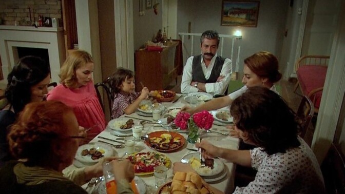 En son ne zaman ailecek bir sofrada oturup yemek yedin?