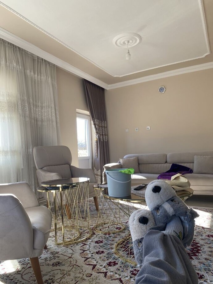 Ev temizliği yaparken canın sıkılırsa ne yaparsın?