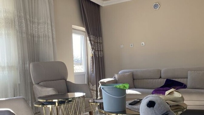 Ev temizliği yaparken canın sıkılırsa ne yaparsın?