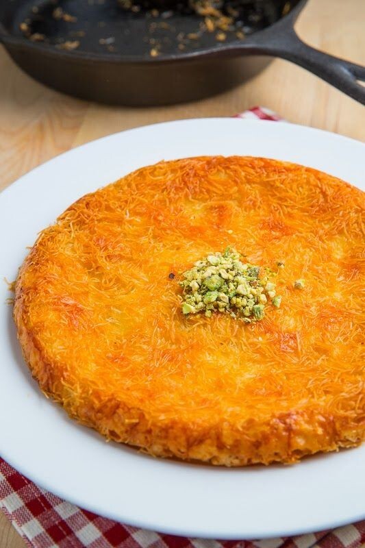 Sizce, bol Antep fıstıklı künefe mi daha güzel, yoksa sade künefe mi? Antep fıstıklı sevenler kimler?