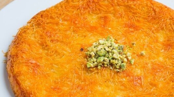 Sizce, bol Antep fıstıklı künefe mi daha güzel, yoksa sade künefe mi? Antep fıstıklı sevenler kimler?