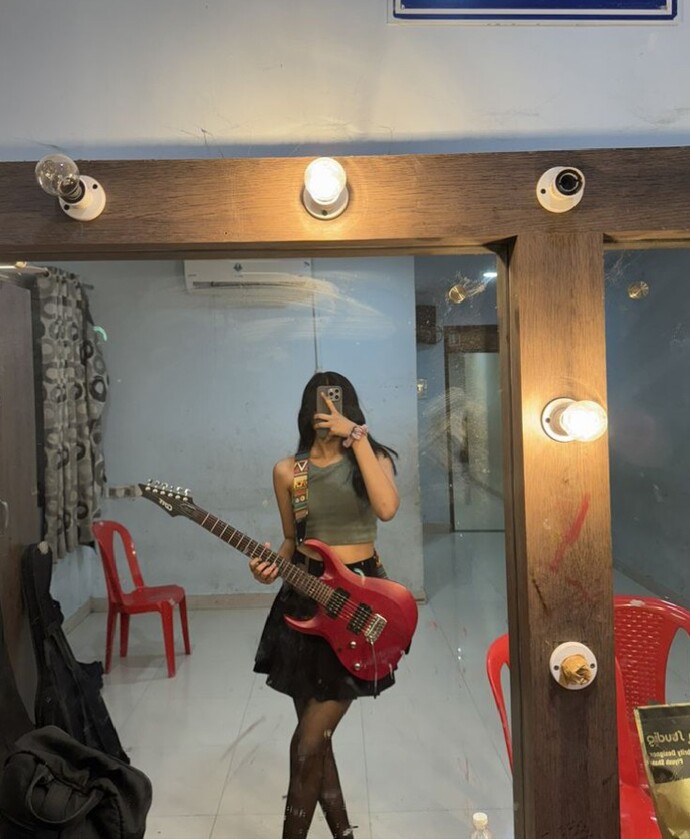 Daha önce hiç gitar çaldın mı ya da çalabilir misin?