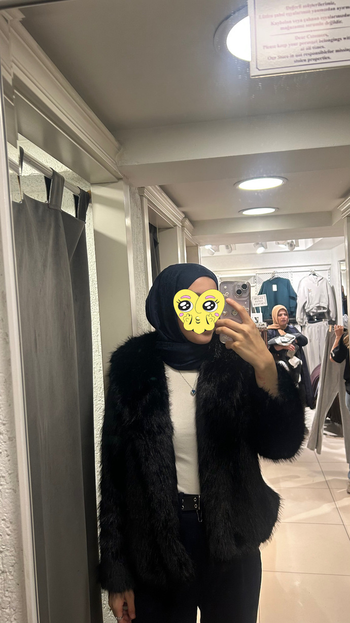 Siyah renk kürk yakışmısmı?