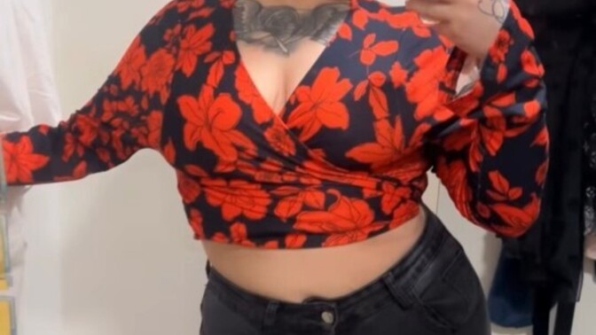 Zayif kizlarin gözü yaşlı asla böyle dolgun cekici olmanin duygusunu yasayamazlar sizce balik etliler daha mi güzel ve kadinsi?