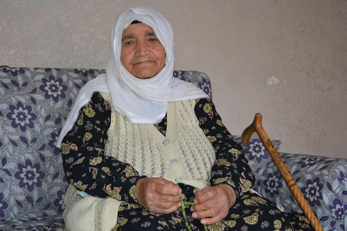 35-40 yaş arası kadınlar neden genç kızları kendine rakip görür?