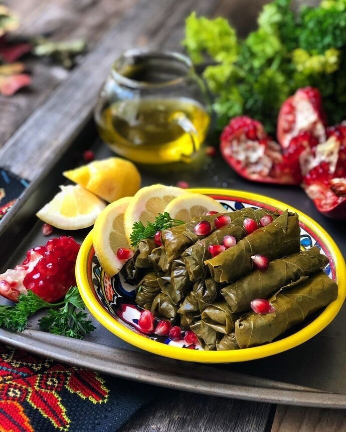 Yaprak sarmasını nasıl yiyor sunuz?