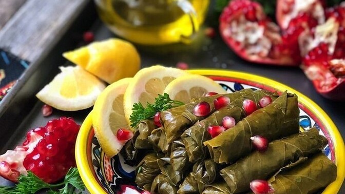 Yaprak sarmasını nasıl yiyor sunuz?