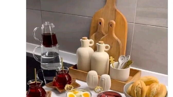 Söyle kahvaltı ister misiniz?