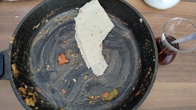 3 çayını içtiniz mi, yanında ne yediniz?