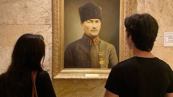 El ele tutuşan sevgilileri görünce kıskanıyor musunuz?