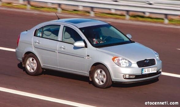 Hyundai Accent Era 1.5 CRDi mi 1.6 Benzinli mi?