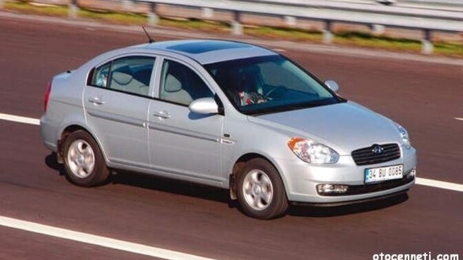 Hyundai Accent Era 1.5 CRDi mi 1.6 Benzinli mi?
