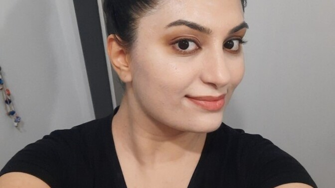 Çalışan kız, "fondöten tam senin rengin" dedi. Suratımın haline bakın, renk farkı çok mu?