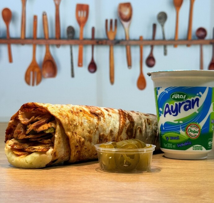 Tavuk döner ayran mı tavuk döner kola mı?