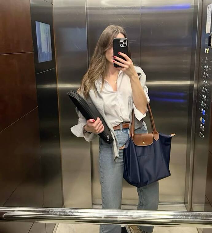 Borçlarım bitmiyor ama Longchamp çanta alırsam iyi olacak gibiyim. Popüler kültür sevdam nasıl biter?