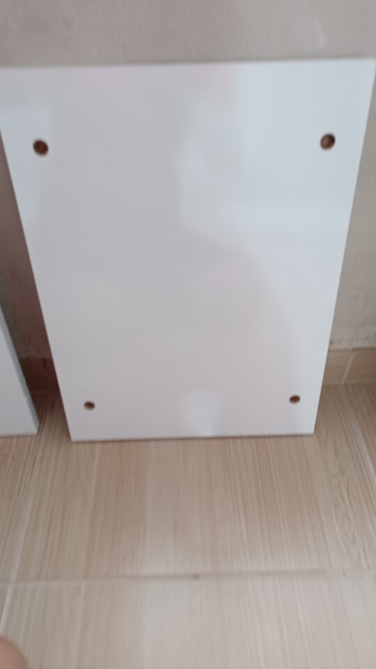 Arkadaşlar bu yuvalara hangi vidalar geliyor?