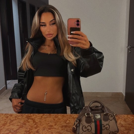 Zayif ve ıncecik belli olmak sizcede cok güzel degil mi?