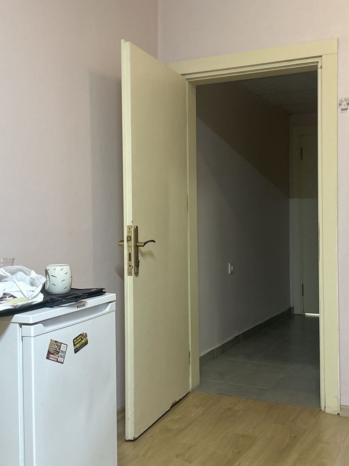 Sizce oda arkadaşım benimle inatlaşmıyor mu?