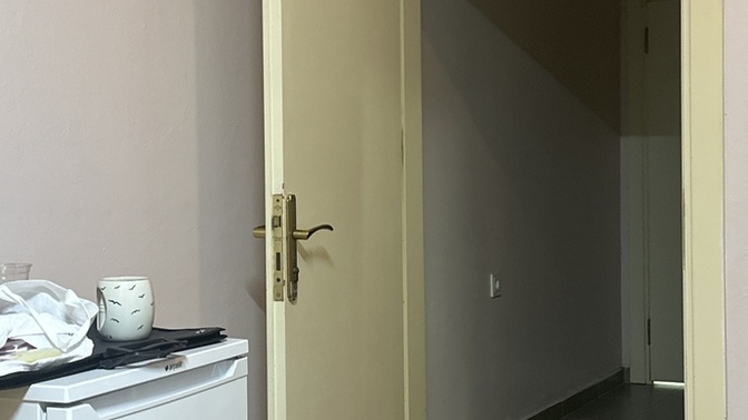 Sizce oda arkadaşım benimle inatlaşmıyor mu?