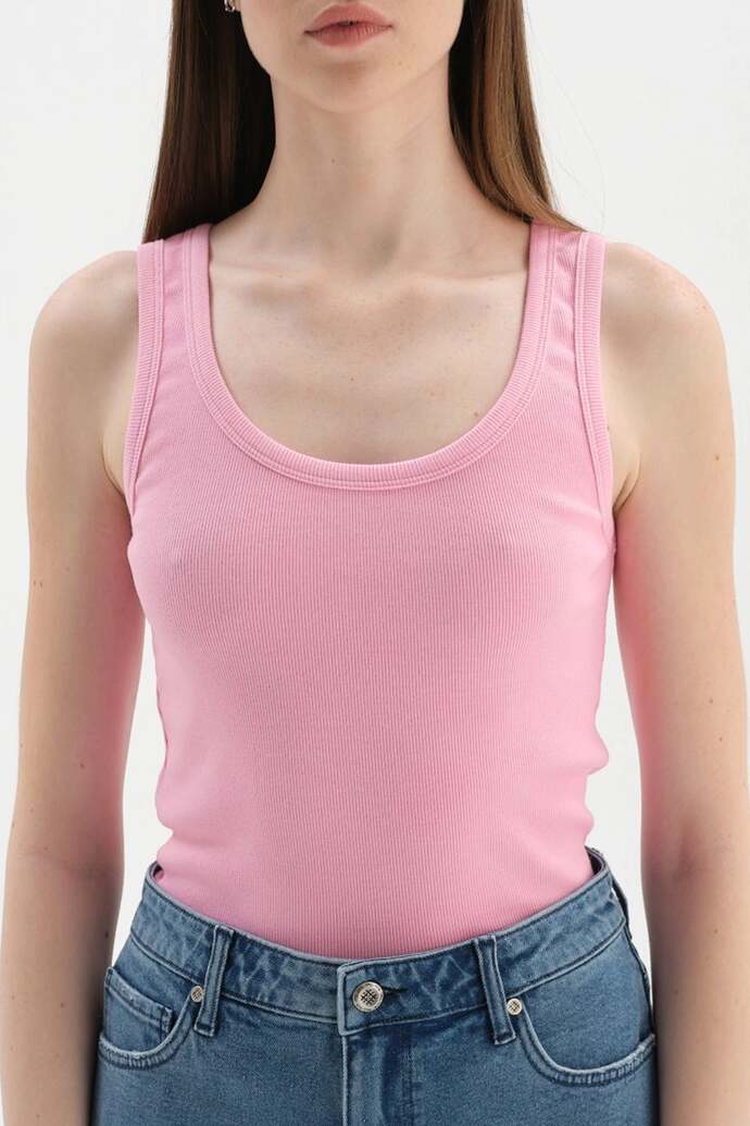 Böyle kalın askılı tatlış atletler nasıl çeyizime aldım seksi mi?