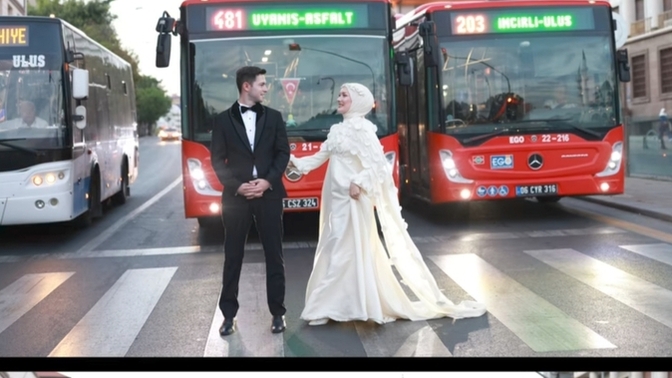 Siz de durduk yere gelinlik/damatlık beğeniyor musunuz?