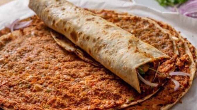 Lahmacun mu tost mu?