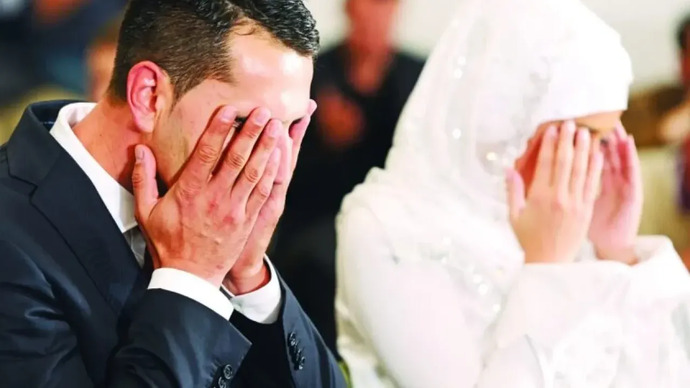 Ölünce nikah düşüyorsa neden kocasının soyadı ile gömülüyor ölen kadınlar kardeşim?