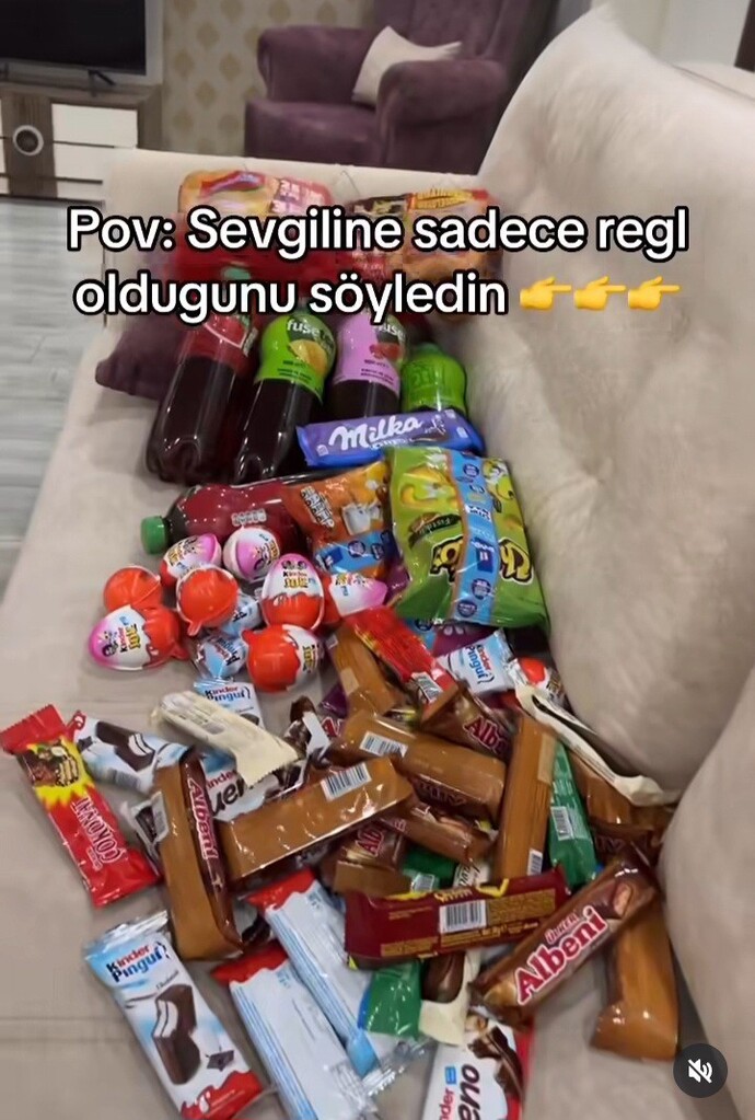 Hiç böyle sevgilisi olmayan bir ben miyim?