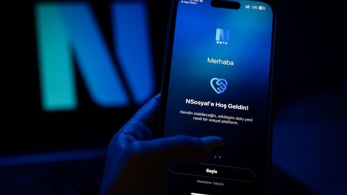 NSosyal uygulamasını kullanan var mı?