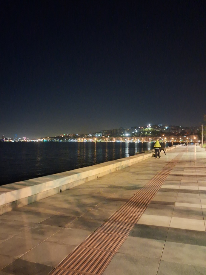 İzmir goztepe sahili saat 5.45 devriyedeyiz uyandiniz mi ailem?