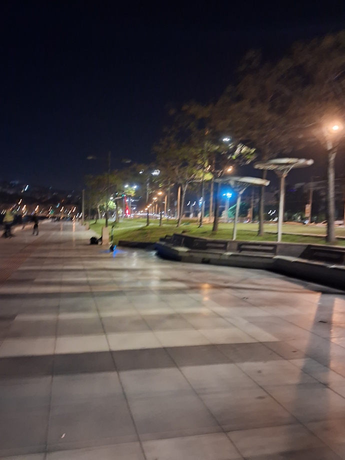 İzmir goztepe sahili saat 5.45 devriyedeyiz uyandiniz mi ailem?