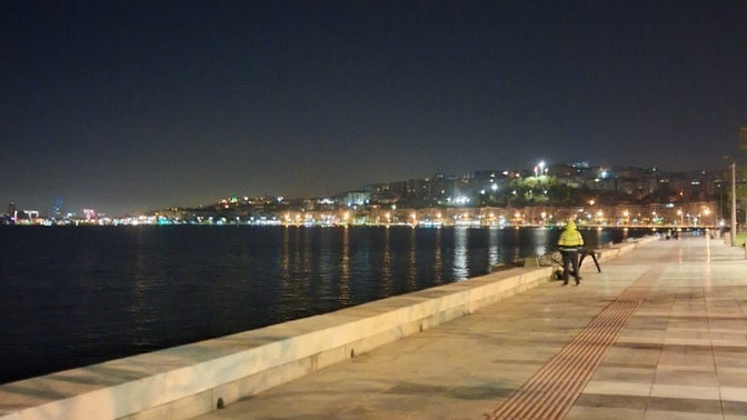 İzmir  goztepe sahili saat 5.45 devriyedeyiz uyandiniz mi ailem?