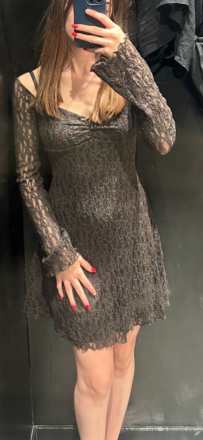 Elbisenin modeli kötü mü sizce?
