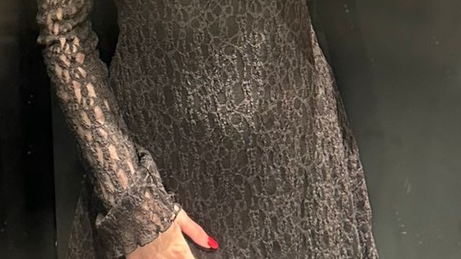 Elbisenin modeli kötü mü sizce?