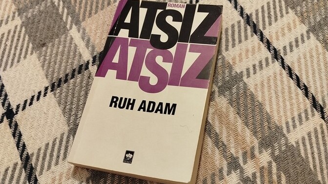 Sana bu gece kitap okumamı ister misin 💤📖?