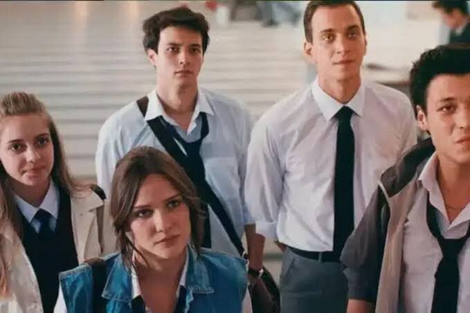 Kolej mi devlet okulu mu?