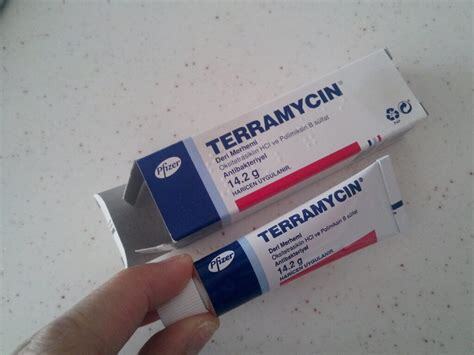 Makatta tam ortasında sivilce gbi bjsey çıkmış ne olabilir korkuyorum?