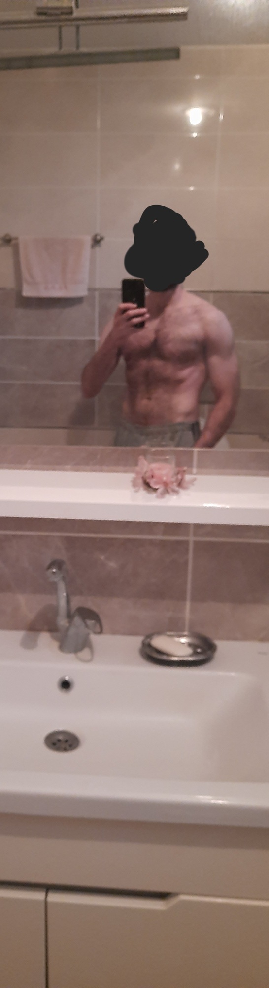 Fitnessa başladım. Sizce gelişim var mı hangi bölgeye odaklanmalıyım?