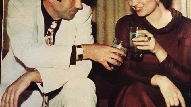 Şu yalan dünyada bi kere içmeyim mi🥀🥃?