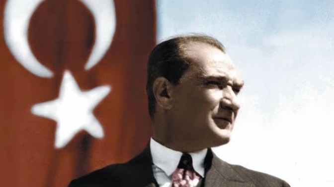 Liderimiz Mustafa Kemal Atatürk’ü sevmeyen insanlar hakkında neler düşünüyorsunuz?