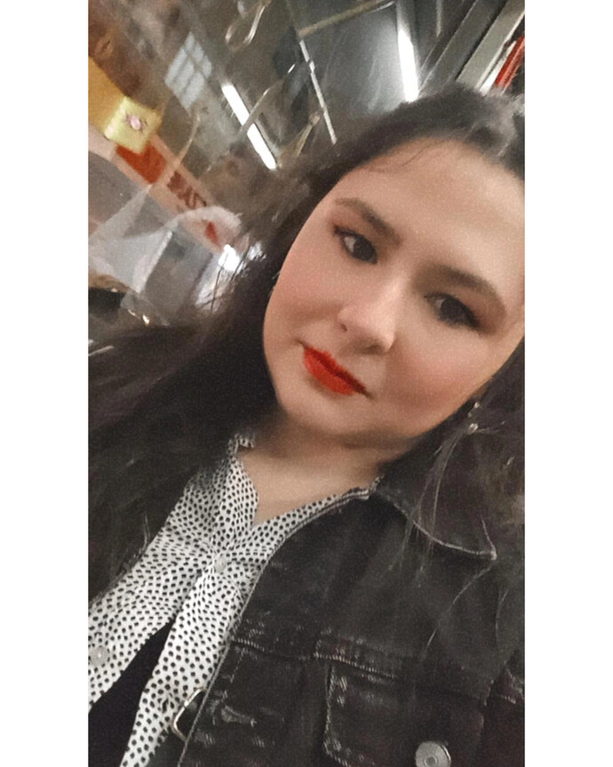 Sizce ben yüzüne bakılmıcak kadar çirkin bir kız miyim?