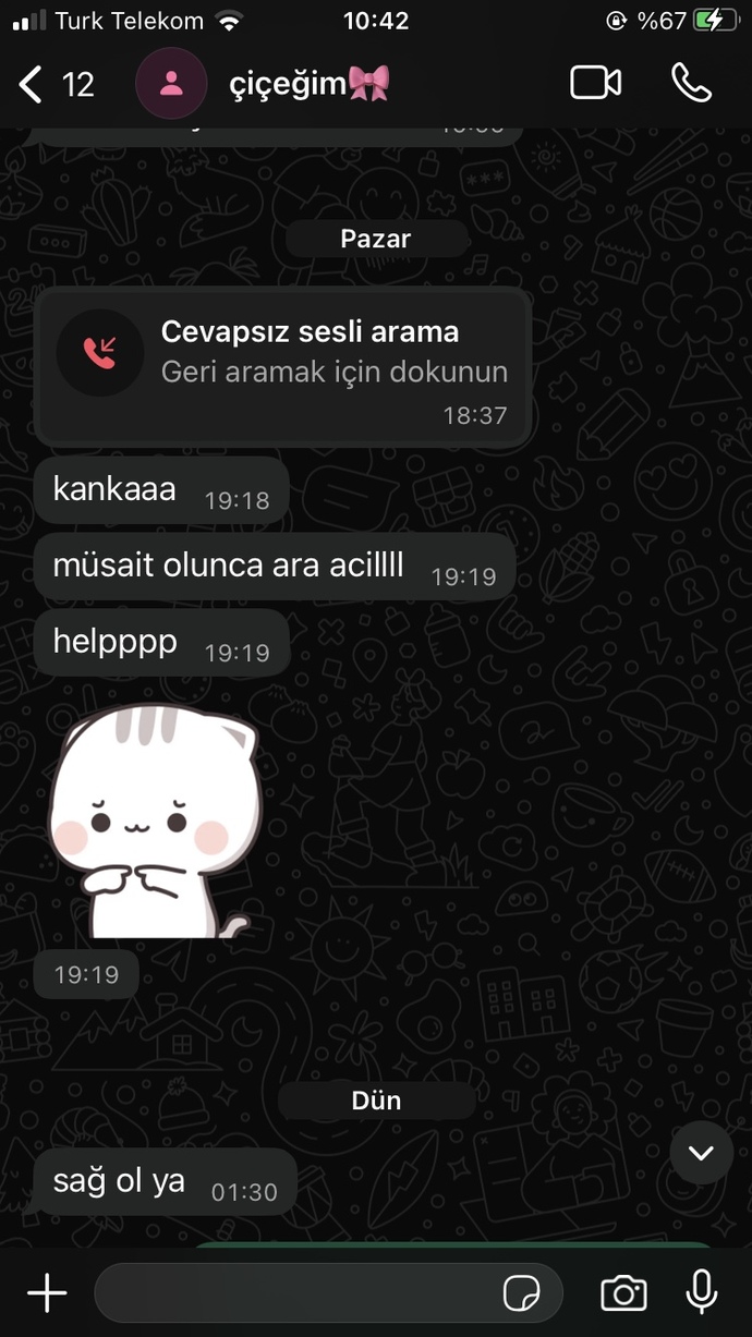 Arkadaşım sürekli birileriyle flört ediyor rahatsız oluyorum?