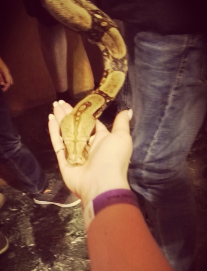 Dokunmak temel bir ihtiyaç mi yoksa degilmi?