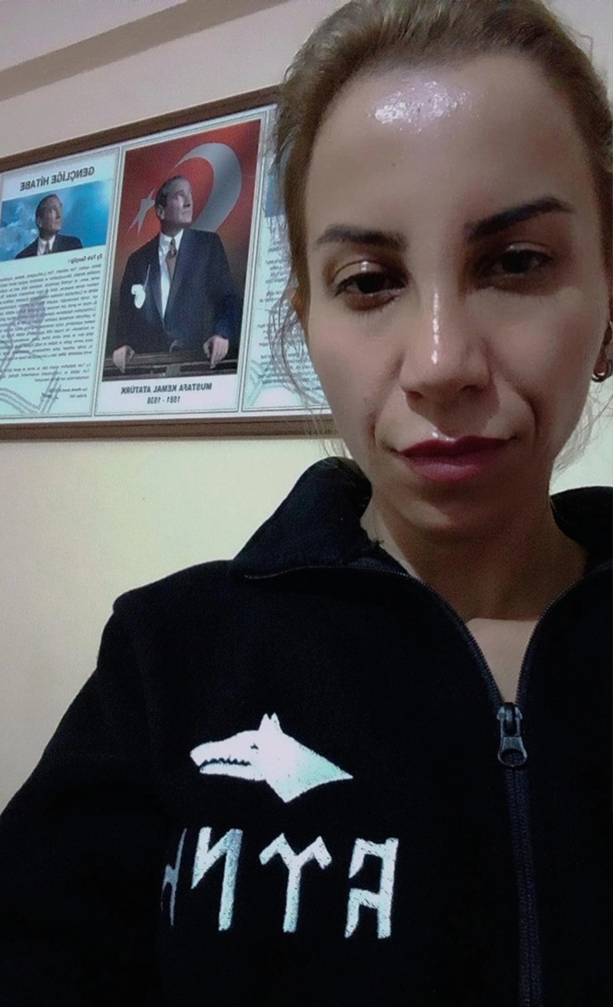 Evinde milli, dini değerlere ait görseller , kitaplar var mı?