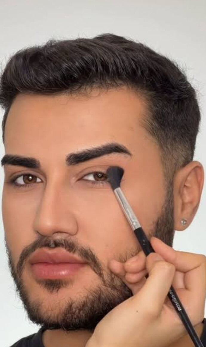 Makyaj Sadece kadınlara özgü bir şey mi?