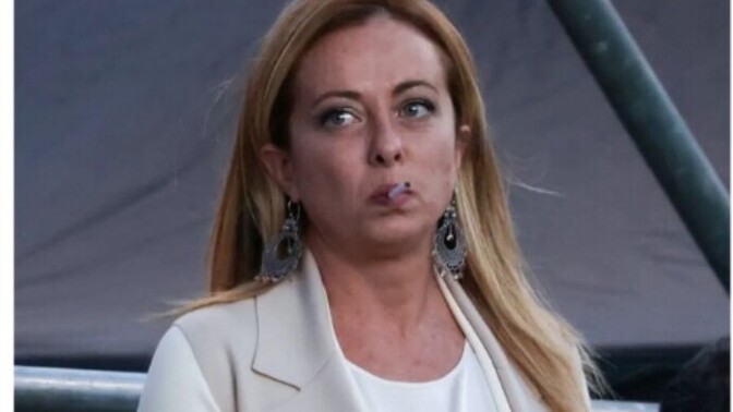 Benim sigaraya olan aşk meloni gibi😂?