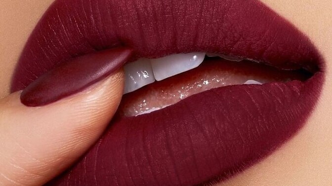 Bordo ruj her kadına yakışır mı?
