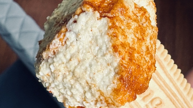 Geçen sene salatalık 🥒 turşusuna nutella denedim, bu sene finger bisküvi üzerine humus, böyle karışık denediğin mixler var mı?